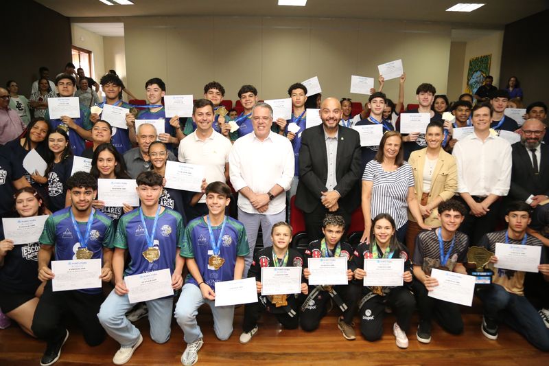 FOTO_01_ATLETAS_HOMENAGEADOS