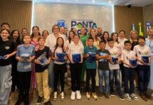 Alunos da Rede Municipal recebem premiação da 1ª Expomaker Educação que Transforma