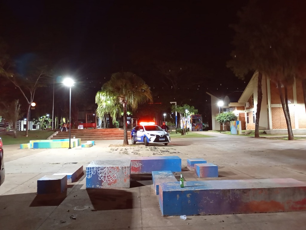 ronda na praça da prefeitura